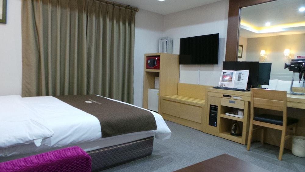 Amour Hotel Suwon Exterior foto