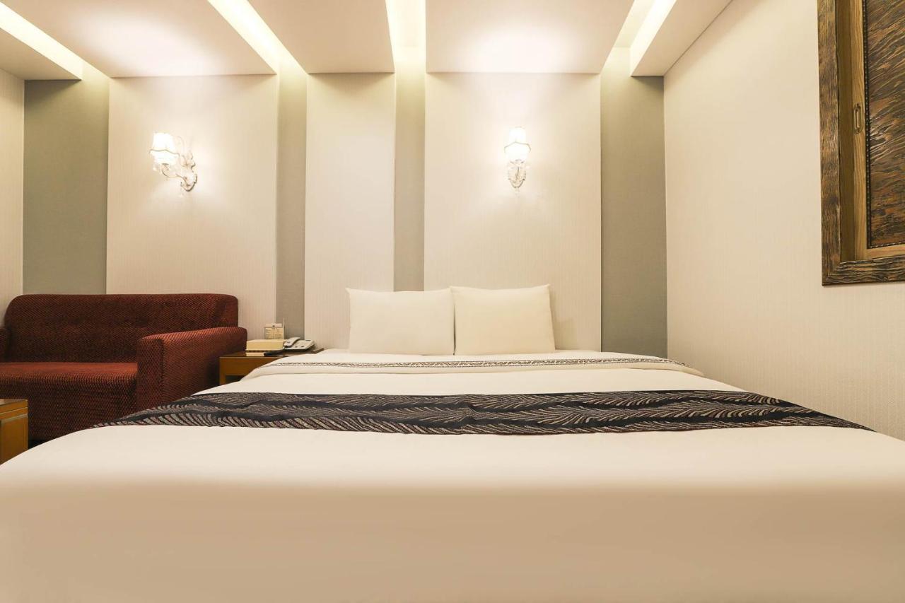 Amour Hotel Suwon Exterior foto